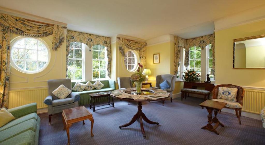 Esseborne Manor Hotel Hurstbourne Tarrant Exterior photo