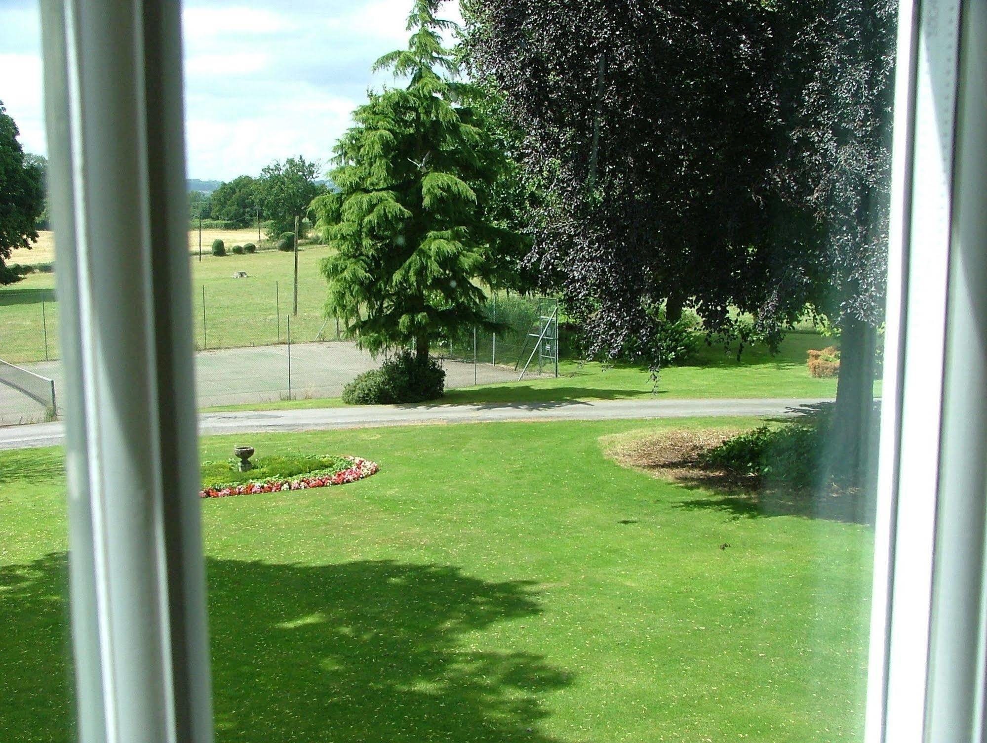 Esseborne Manor Hotel Hurstbourne Tarrant Exterior photo