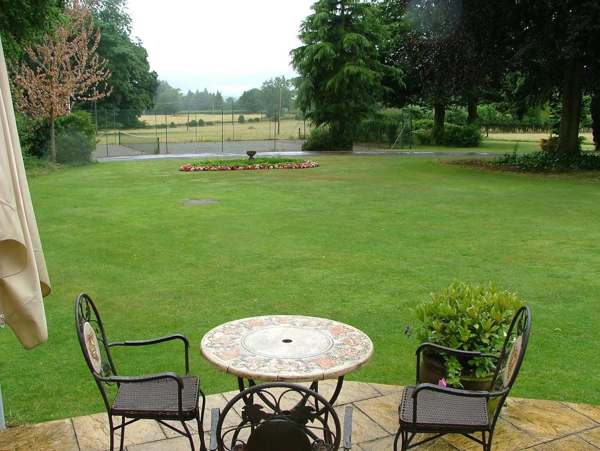 Esseborne Manor Hotel Hurstbourne Tarrant Exterior photo