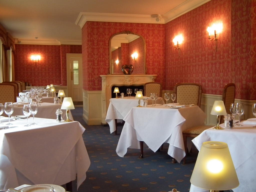 Esseborne Manor Hotel Hurstbourne Tarrant Exterior photo